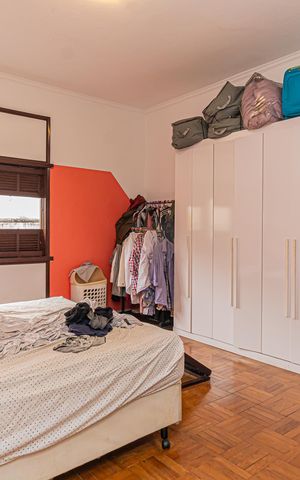 Casa à venda com 107m², 2 quartos e 2 vagas
