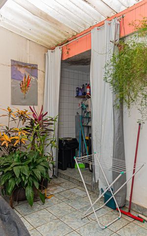 Casa à venda com 107m², 2 quartos e 2 vagas