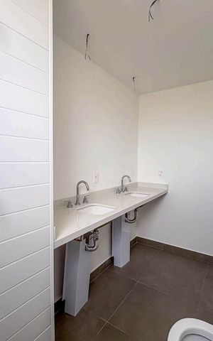 Apartamento à venda com 157m², 4 quartos e 3 vagas Apartamento à venda com 157m², 4 quartos e 3 vagasBanheiro