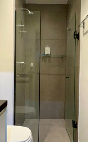 Studio para alugar com 33m², 1 quarto e 1 vaga Studio para alugar com 33m², 1 quarto e 1 vagaBanheiro