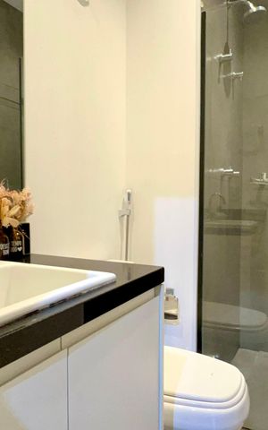 Studio para alugar com 33m², 1 quarto e 1 vaga Studio para alugar com 33m², 1 quarto e 1 vagaBanheiro
