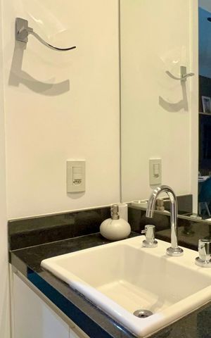 Studio para alugar com 33m², 1 quarto e 1 vaga Studio para alugar com 33m², 1 quarto e 1 vagaBanheiro