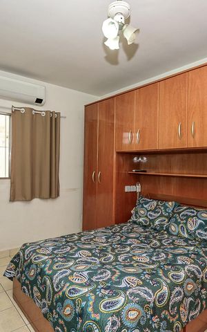 Casa à venda com 180m², 3 quartos e 2 vagasSuíte