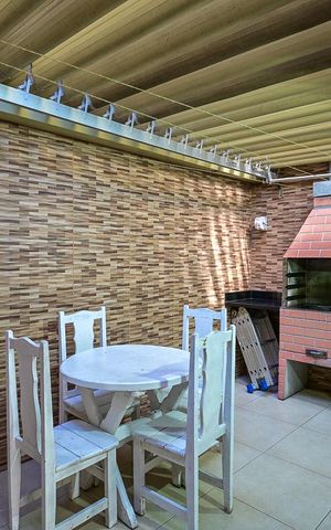 Casa à venda com 180m², 3 quartos e 2 vagasChurrasqueira