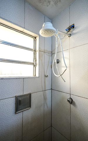 Casa à venda com 160m², 2 quartos e 2 vagasChuveiro do Banheiro 
