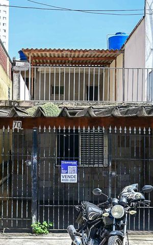 Casa à venda com 160m², 2 quartos e 2 vagasFachada