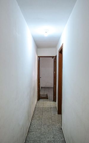 Casa à venda com 160m², 2 quartos e 2 vagasCorredor