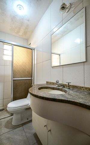 Casa à venda com 160m², 2 quartos e 2 vagasBanheiro