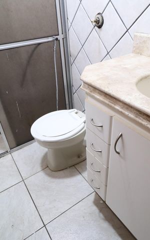 Casa para alugar com 300m², 4 quartos e 2 vagasBanheiro do Quarto 2