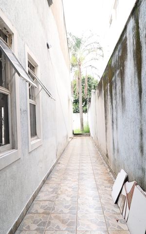 Casa para alugar com 300m², 4 quartos e 2 vagasCorredor
