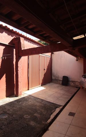Casa à venda com 328m², 6 quartos e 3 vagasGaragem