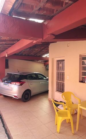 Casa à venda com 328m², 6 quartos e 3 vagasGaragem