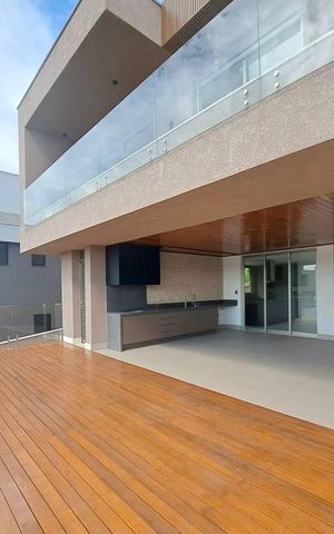 Casa de condomínio à venda com 650m², 3 quartos e 6 vagas