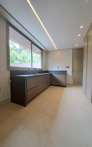 Casa de condomínio à venda com 650m², 3 quartos e 6 vagas