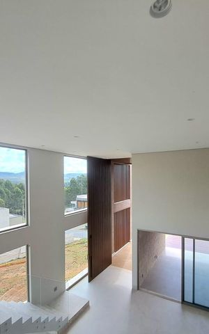 Casa de condomínio à venda com 650m², 3 quartos e 6 vagas