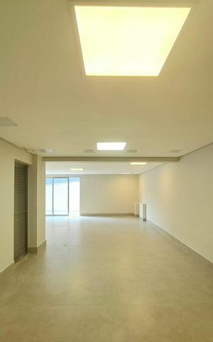 Casa de condomínio à venda com 650m², 3 quartos e 6 vagas
