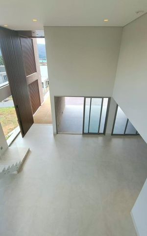 Casa de condomínio à venda com 650m², 3 quartos e 6 vagas