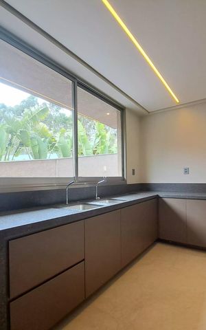 Casa de condomínio à venda com 650m², 3 quartos e 6 vagas