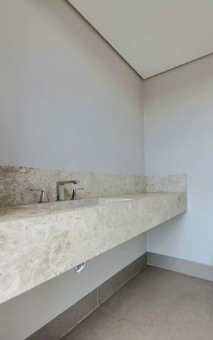 Casa de condomínio à venda com 650m², 3 quartos e 6 vagas