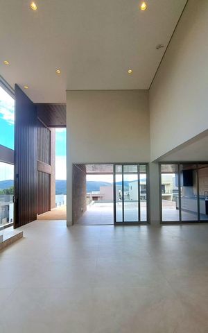 Casa de condomínio à venda com 650m², 3 quartos e 6 vagas