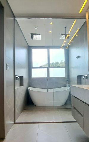 Casa de condomínio à venda com 650m², 3 quartos e 6 vagas