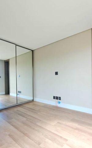 Casa de condomínio à venda com 650m², 3 quartos e 6 vagas