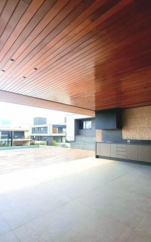 Casa de condomínio à venda com 650m², 3 quartos e 6 vagas