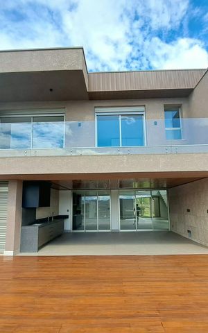 Casa de condomínio à venda com 650m², 3 quartos e 6 vagas