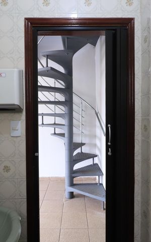 Casa à venda com 261m², 5 quartos e 3 vagasLavabo