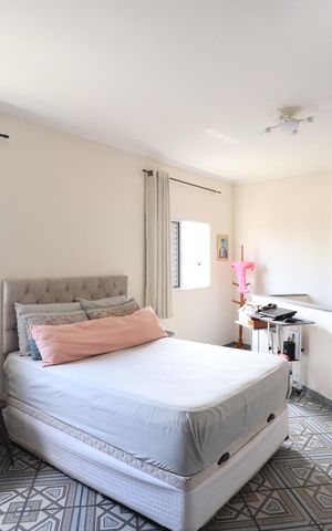 Casa à venda com 261m², 5 quartos e 3 vagasQuarto Casa 2