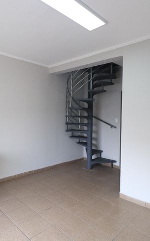 Casa à venda com 261m², 5 quartos e 3 vagasSala