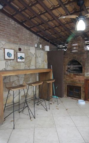 Casa à venda com 140m², 3 quartos e 1 vagaChurrasqueira