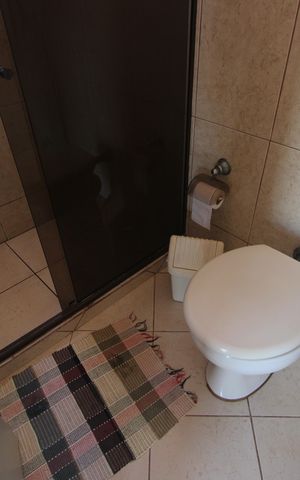 Casa de condomínio à venda com 360m², 3 quartos e 3 vagasBanheiro da suíte