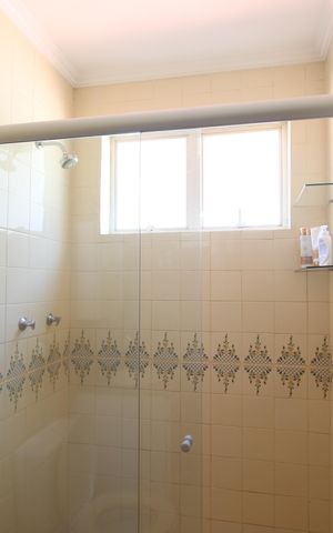 Casa de condomínio à venda com 360m², 3 quartos e 3 vagasBanheiro social