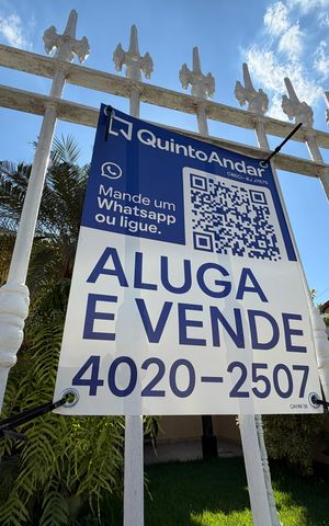 Casa de condomínio à venda com 360m², 3 quartos e 3 vagas Casa de condomínio à venda com 360m², 3 quartos e 3 vagasPlaca