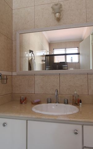 Casa de condomínio à venda com 360m², 3 quartos e 3 vagasBanheiro da suíte