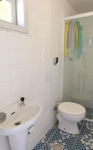 Casa de condomínio à venda com 360m², 3 quartos e 3 vagasQuintal - Banheiro