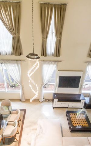 Casa de condomínio para alugar com 360m², 4 quartos e 6 vagas Casa de condomínio para alugar com 360m², 4 quartos e 6 vagasVista