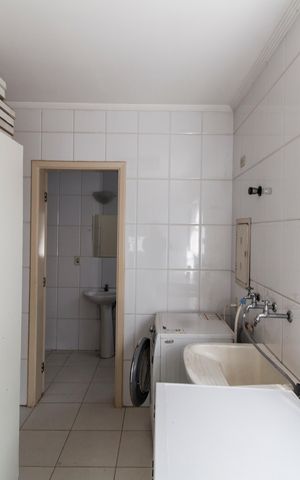 Casa de condomínio para alugar com 360m², 4 quartos e 6 vagas Casa de condomínio para alugar com 360m², 4 quartos e 6 vagasÁrea de Serviço