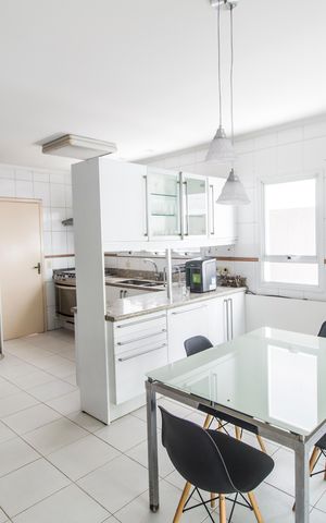 Casa de condomínio para alugar com 360m², 4 quartos e 6 vagas Casa de condomínio para alugar com 360m², 4 quartos e 6 vagasCozinha