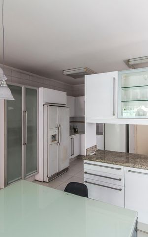 Casa de condomínio para alugar com 360m², 4 quartos e 6 vagas Casa de condomínio para alugar com 360m², 4 quartos e 6 vagasCozinha