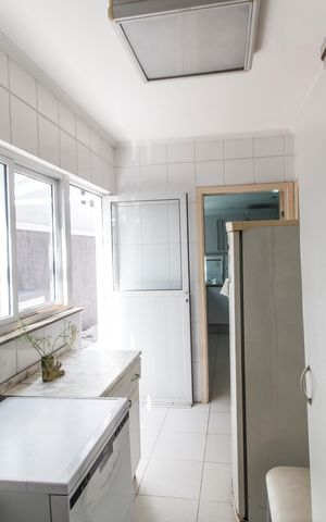 Casa de condomínio para alugar com 360m², 4 quartos e 6 vagas Casa de condomínio para alugar com 360m², 4 quartos e 6 vagasÁrea de Serviço