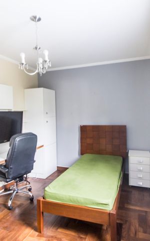 Casa de condomínio para alugar com 360m², 4 quartos e 6 vagas Casa de condomínio para alugar com 360m², 4 quartos e 6 vagasSuíte 4