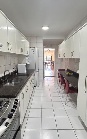 Apartamento à venda com 136m², 3 quartos e 4 vagas Apartamento à venda com 136m², 3 quartos e 4 vagasCozinha