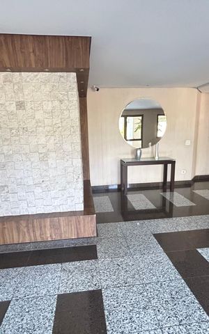 Apartamento à venda com 136m², 3 quartos e 4 vagas Apartamento à venda com 136m², 3 quartos e 4 vagasHall social