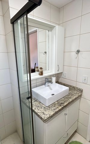 Apartamento à venda com 136m², 3 quartos e 4 vagas Apartamento à venda com 136m², 3 quartos e 4 vagasBanheiro da Suíte 1
