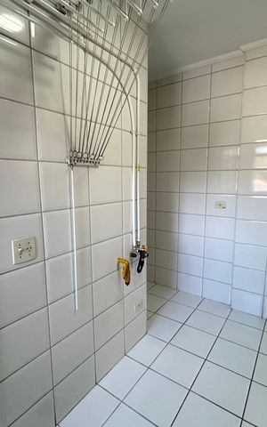 Apartamento à venda com 136m², 3 quartos e 4 vagas Apartamento à venda com 136m², 3 quartos e 4 vagasÁrea de Serviço