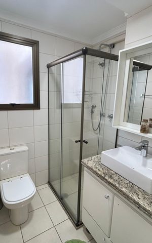 Apartamento à venda com 136m², 3 quartos e 4 vagas Apartamento à venda com 136m², 3 quartos e 4 vagasBanheiro da Suíte 1