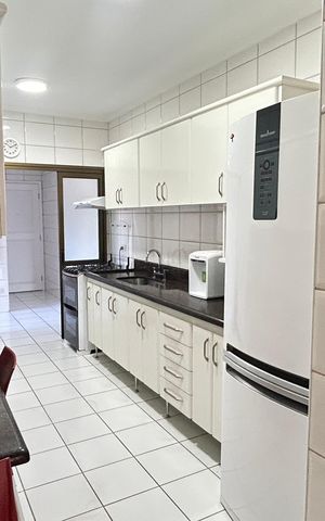 Apartamento à venda com 136m², 3 quartos e 4 vagas Apartamento à venda com 136m², 3 quartos e 4 vagasCozinha