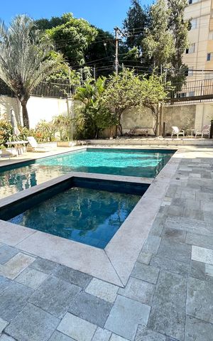 Apartamento à venda com 136m², 3 quartos e 4 vagas Apartamento à venda com 136m², 3 quartos e 4 vagasÁrea comum - Piscina